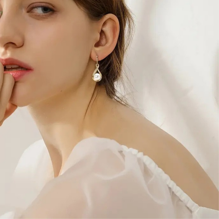 Pearl Earrings in Gold