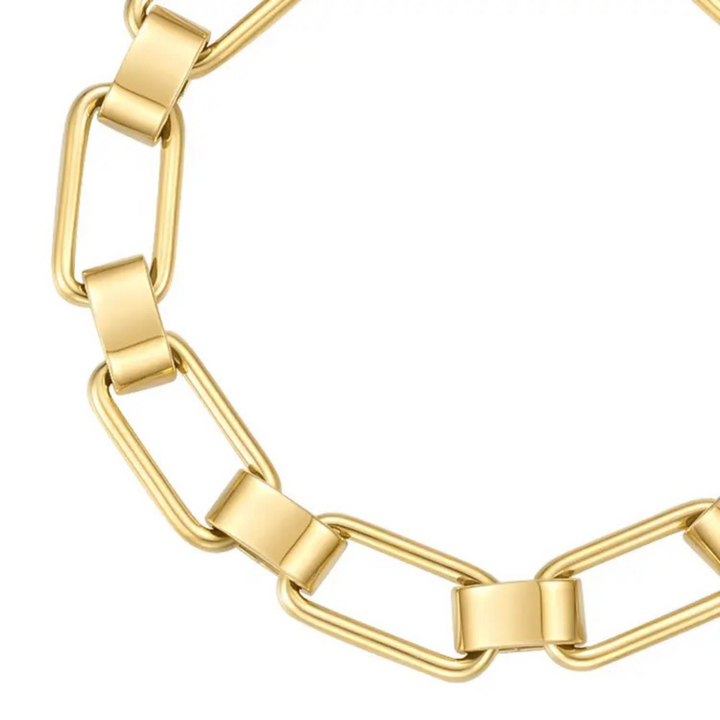 Elegant Chain Bracelet in Rectangular Design