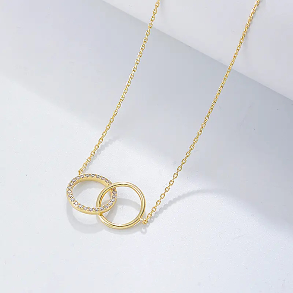 Cubic Zirconia Necklace in Round Circle Design