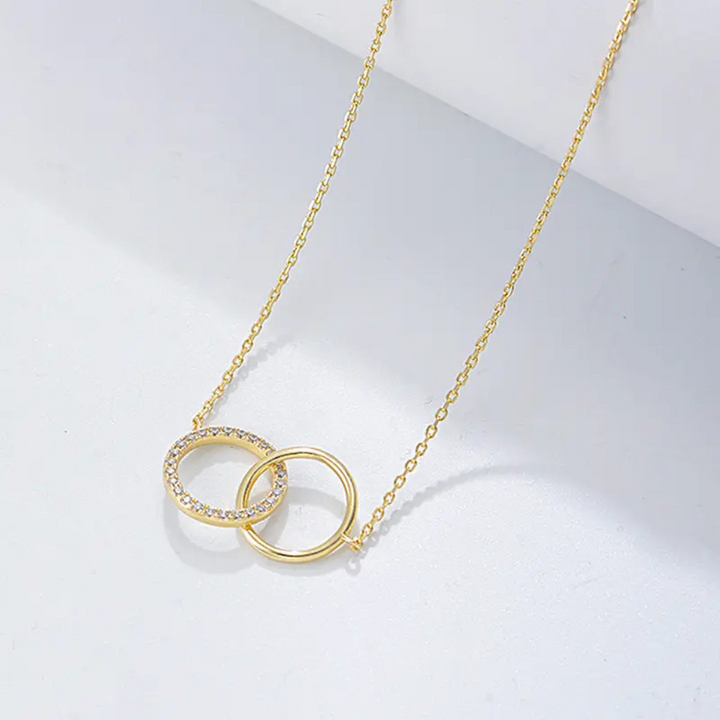 Cubic Zirconia Necklace in Round Circle Design